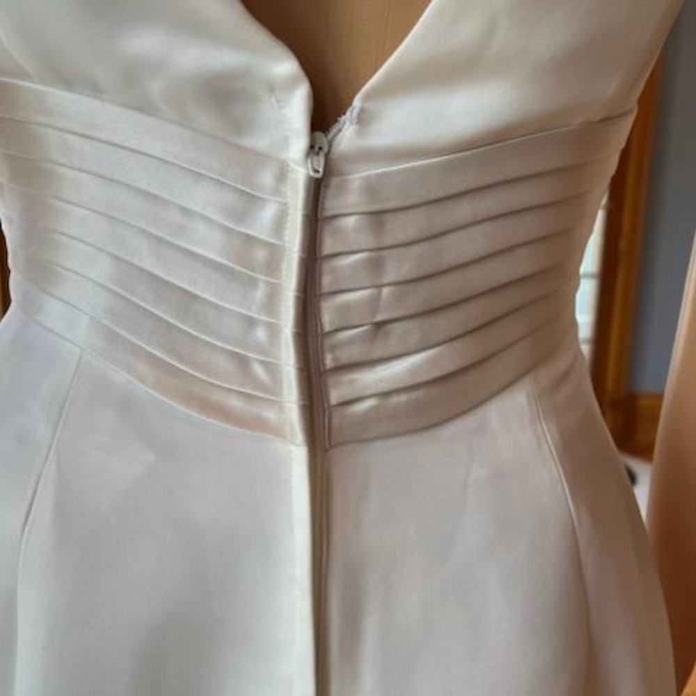 *Mon Cheri Ivory Tan Satin Sleeveless O Back Wedding Dress Bridal Gown Size 8 - Picture 5 of 14